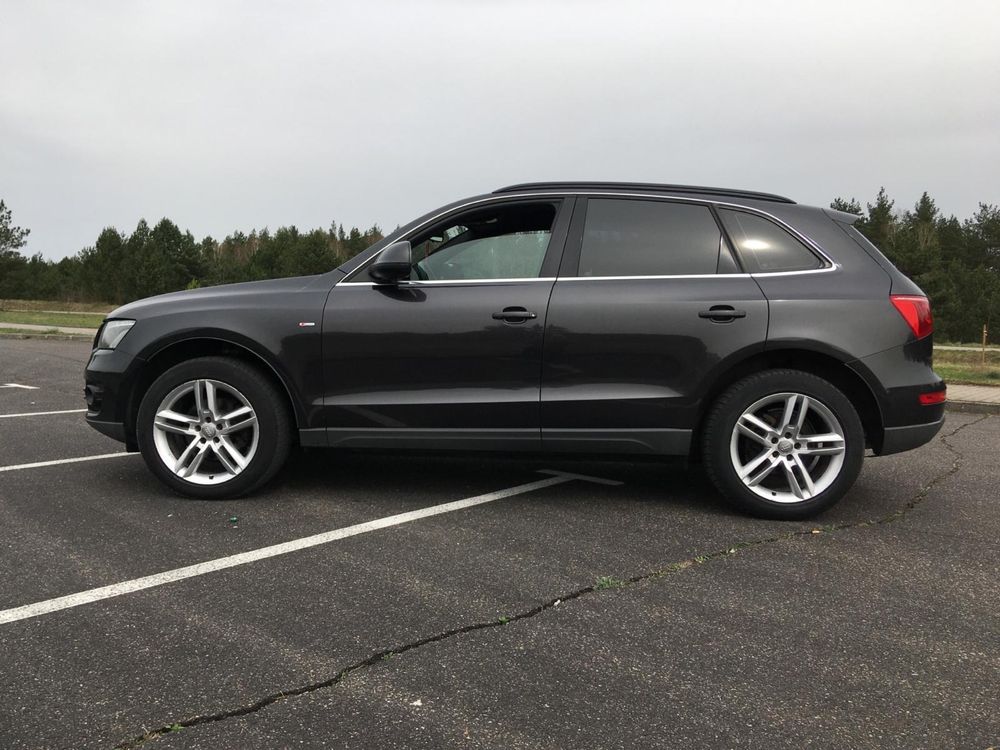 Audi Q5 2,0 TDI s-line