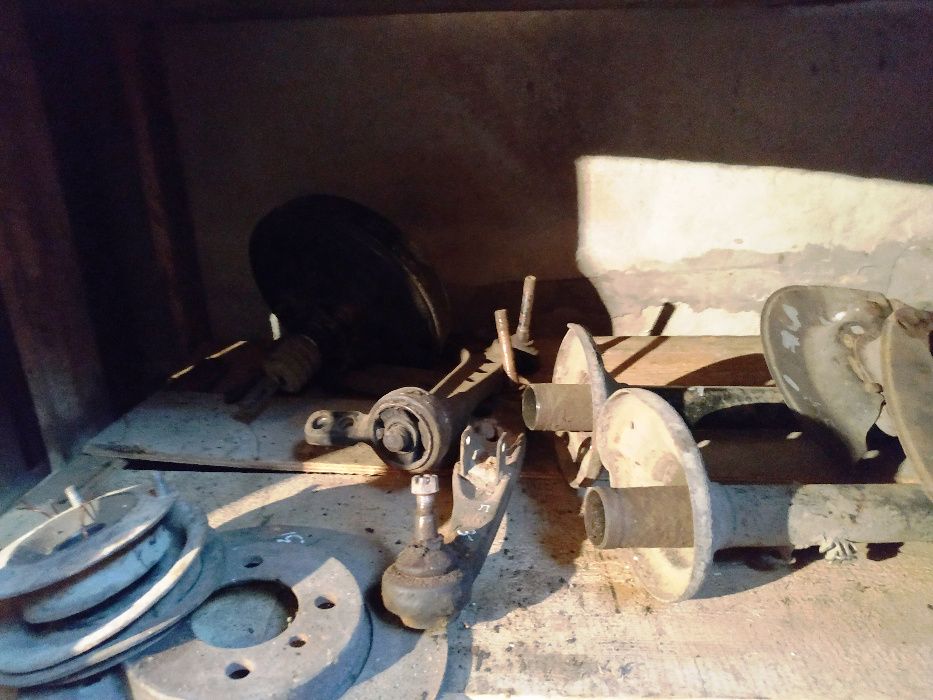 BMW 320 стойки (e30) БМВ 1986