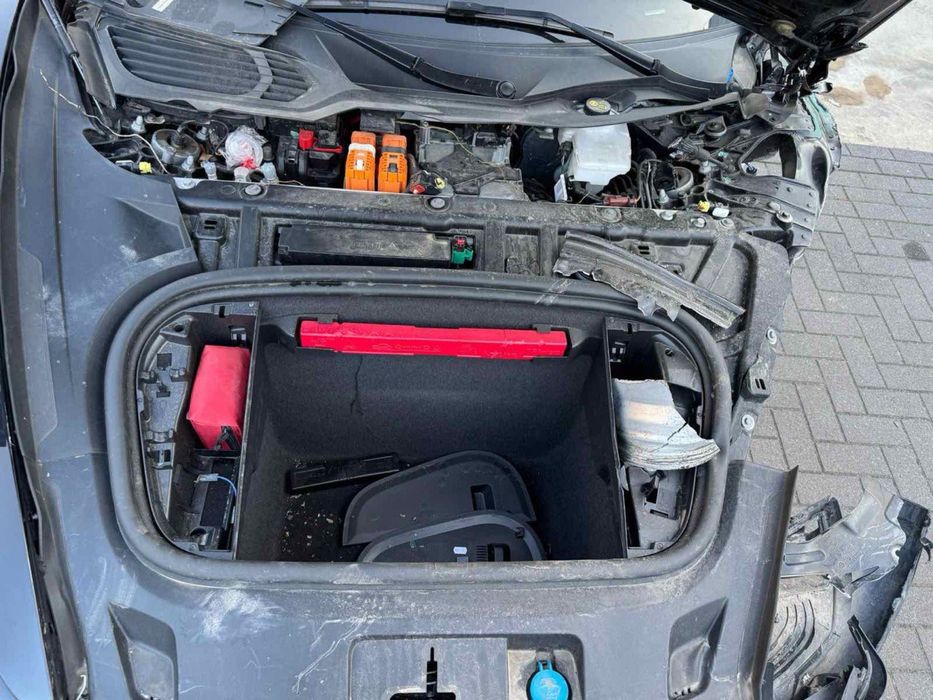 Розборка шрот Porshe Taycan Порше Тайкан Європа