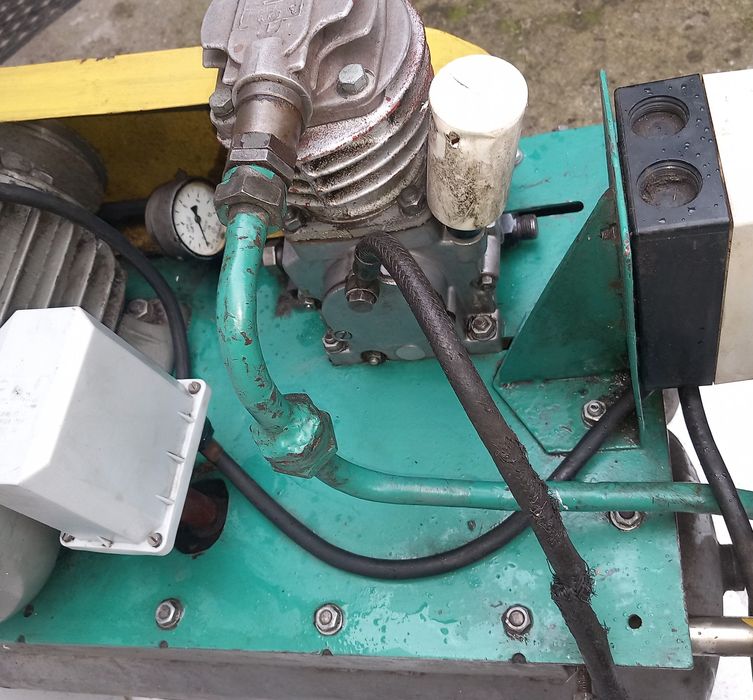 Kompresor sprężarka 400 V / 230 V