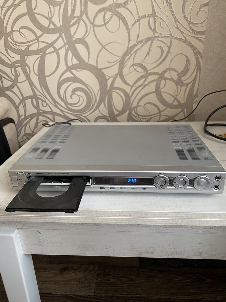 Продам DVD Elenberg HT-410