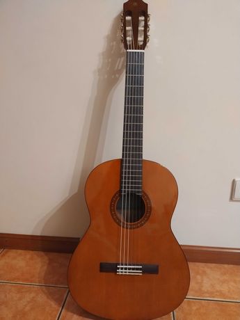 Guitarra 3/4 Yamanha CS40