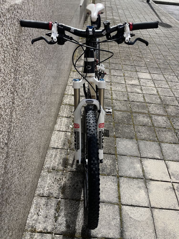 Bicicleta BTT suspensão total Orbea Occam