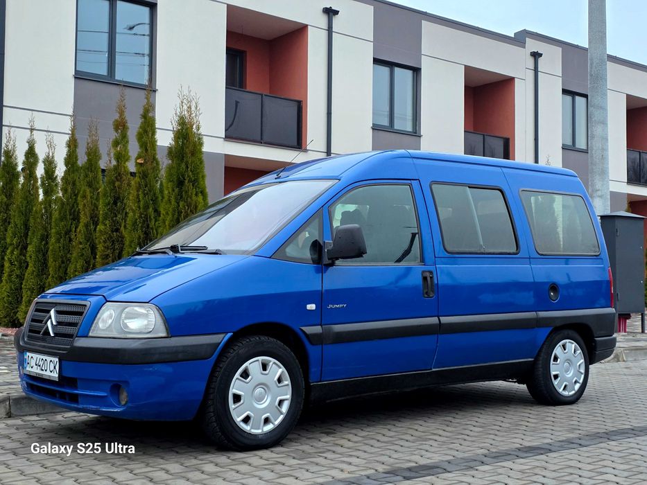 Оригінальний пасажир Citroen Jumpy 2005року 2.0д в рідній фарбі