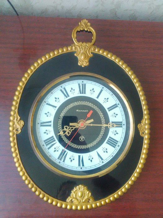 Часы настенные - Янтарь (СССР).