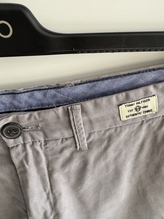 Tommy Hilfiger spodnie Chinosy / casual