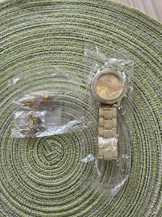 Zegarek Geneva w kolorze złotym