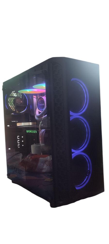 komputer do gier gtx 1080 - 10600k- 16 ddr4 - z590