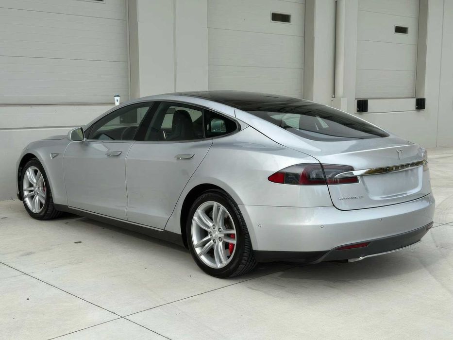 Tesla Model S 85      2014