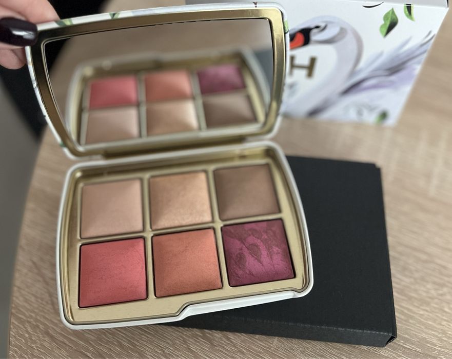 Nowa paleta hourglass swan łabędź 2025 limitowana do twarzy makijaż