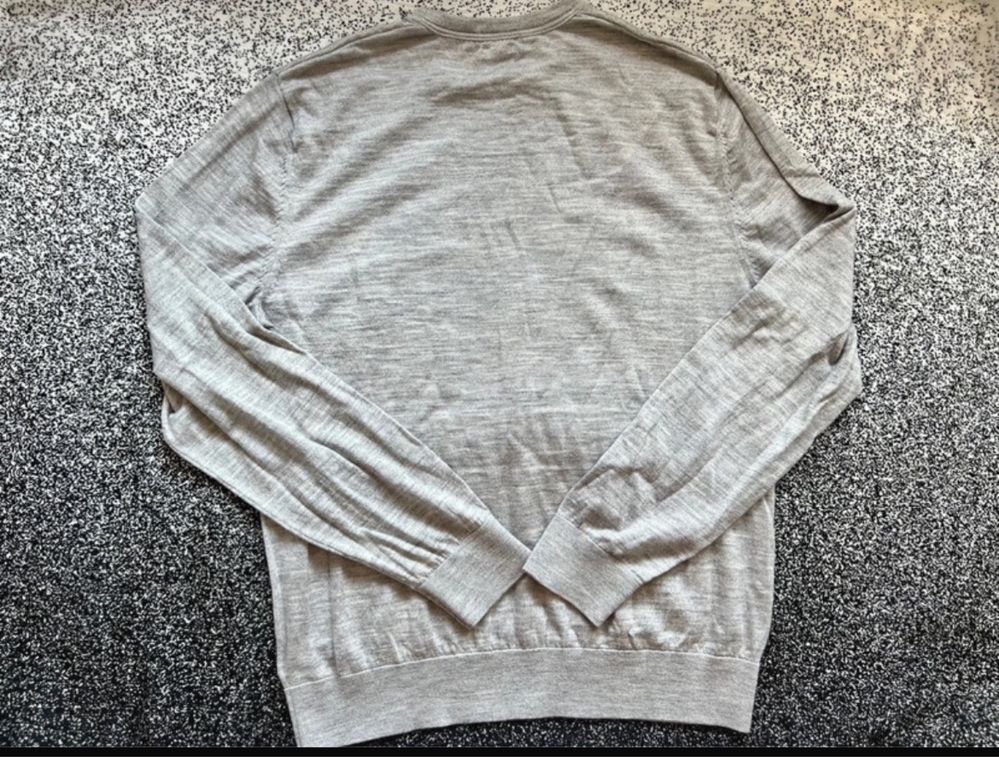 Sweter z wełny merino GAP L