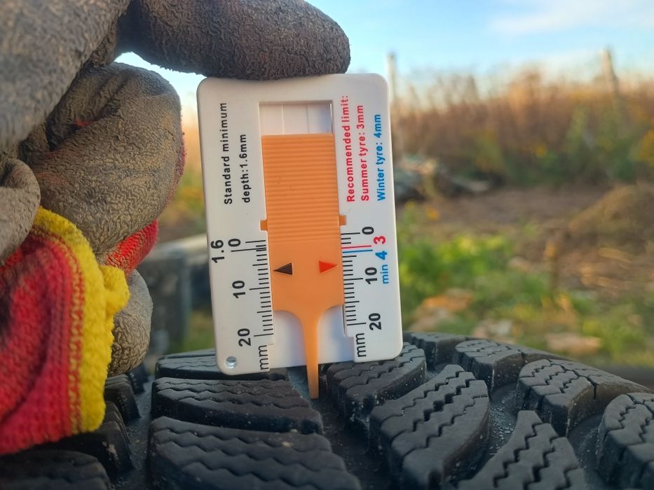 Komplet opon zimowych na felgach Dębica Frigo 2 Opel Astra Dębica Frig