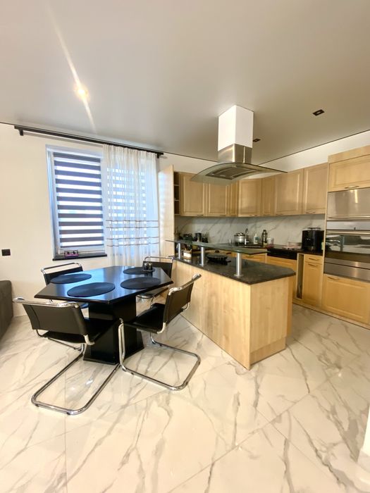 Продаж добротного будинку з ремонтом