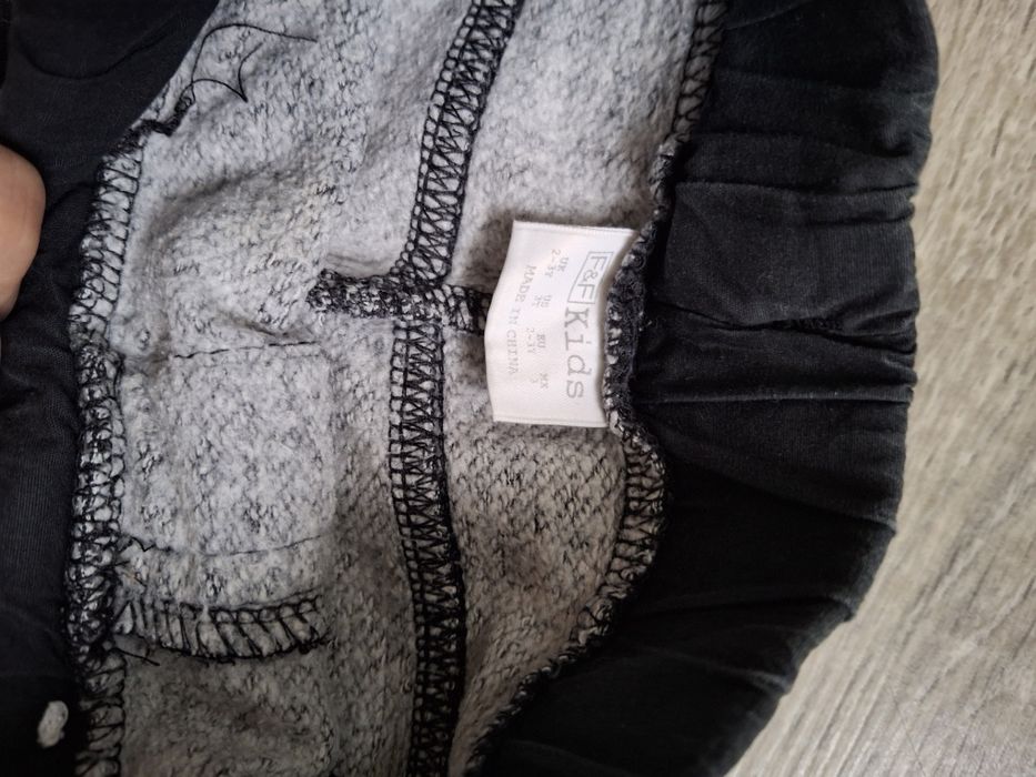 Продам пакет речей на хлопчика 2-3 роки,реглан,світшот,кофта,штани