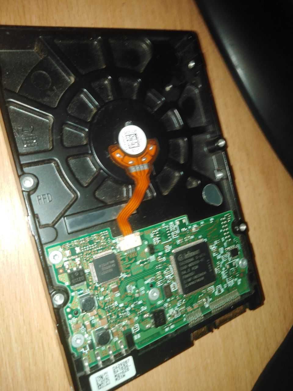 Жесткий диск Hitachi deskstar 80 gb sata