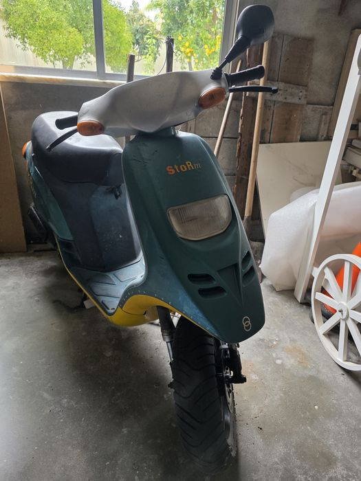 Scootter Gilera Strom