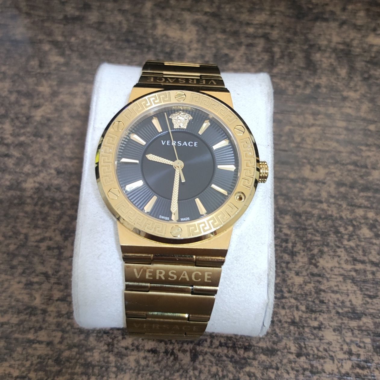 Наручний годинник Versace VEV H00820