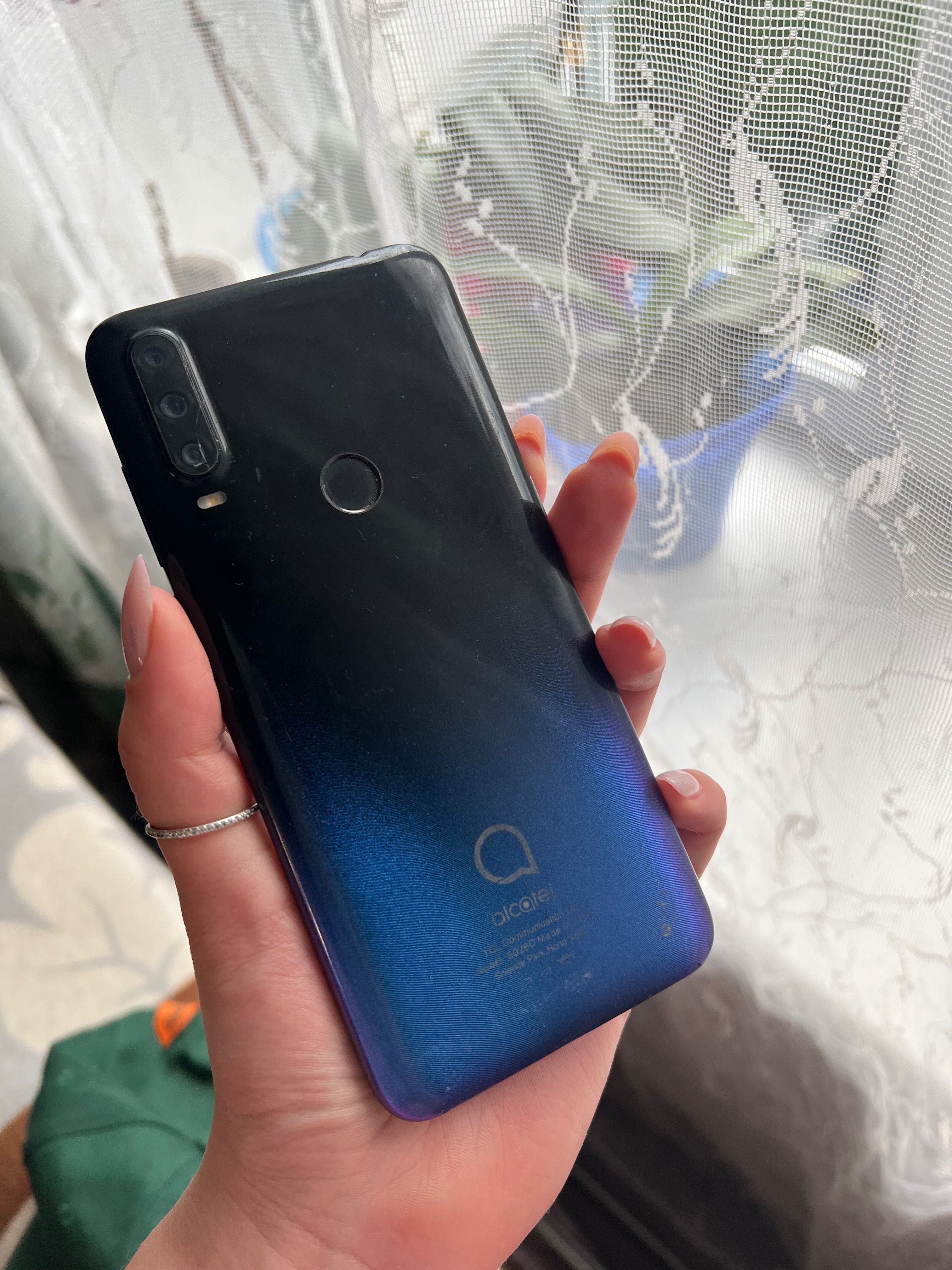 Телефон Alcatel 3L 2020
