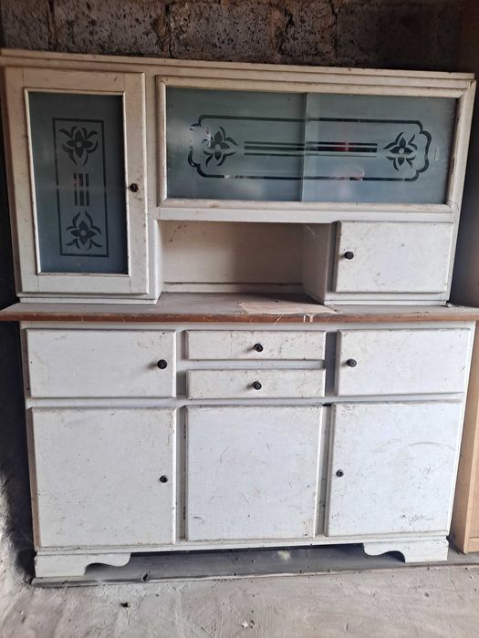 Kredens do renowacji