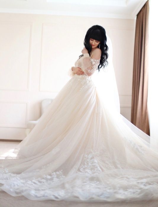 Вишукана весільна сукня розмір S-M (корсет)    Ціну знижено !