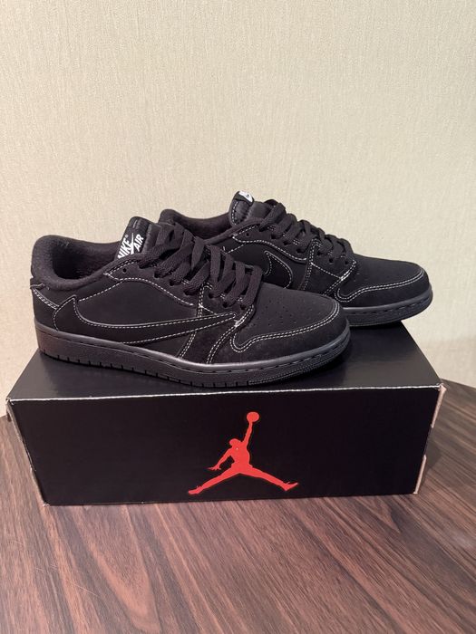 Продам новые мужские кроссовки