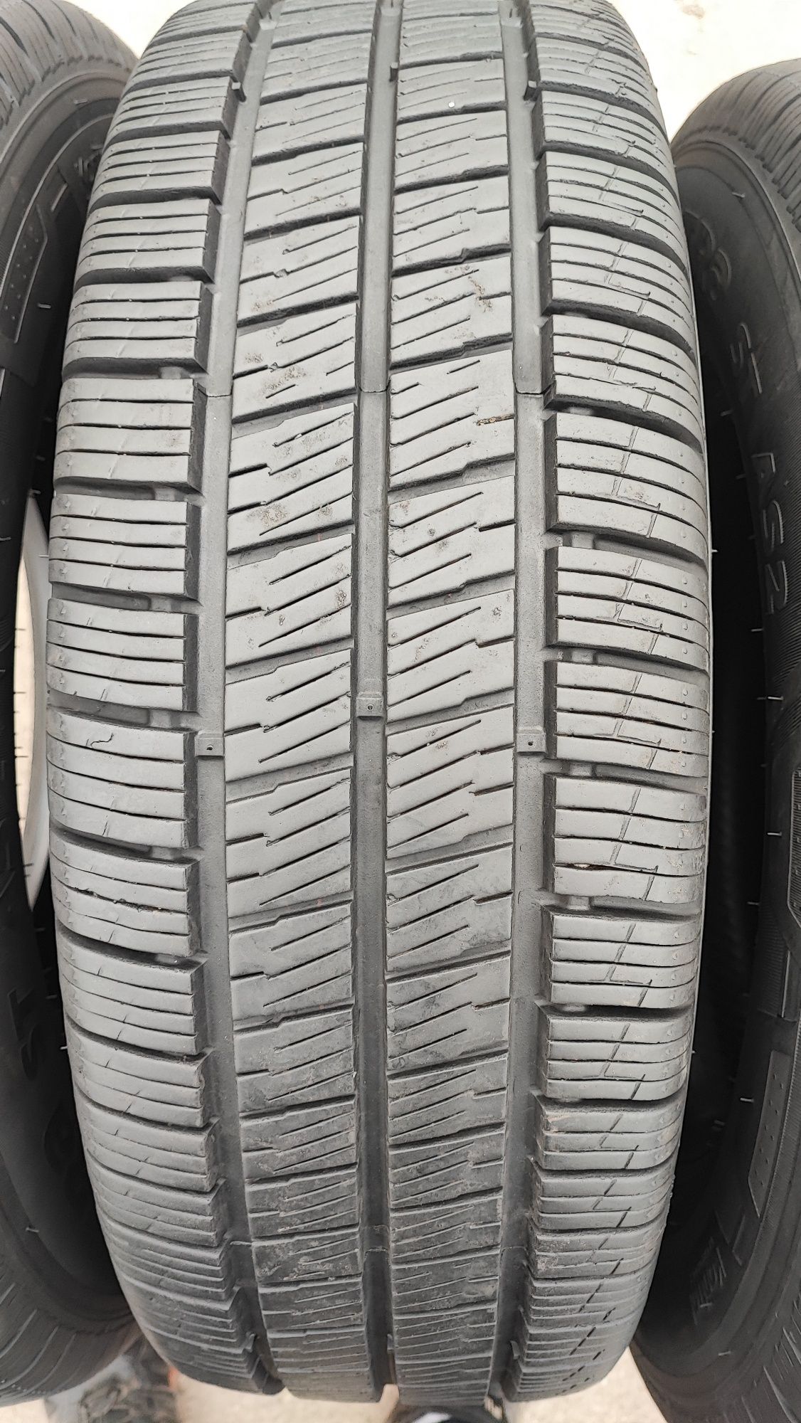 Komplet opon wielosezonowych 225/75/16C Hankook