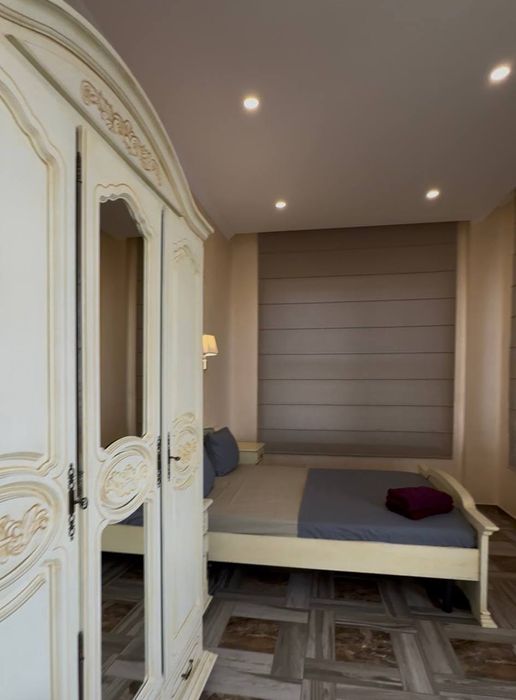 Дельмар Люкс. Яворницького 72 Б. Почасово/Посуточно