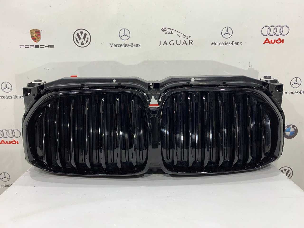 Решітка Жалюзі радіатора BMW MERCEDES VOLVO Volkswagen RANGE