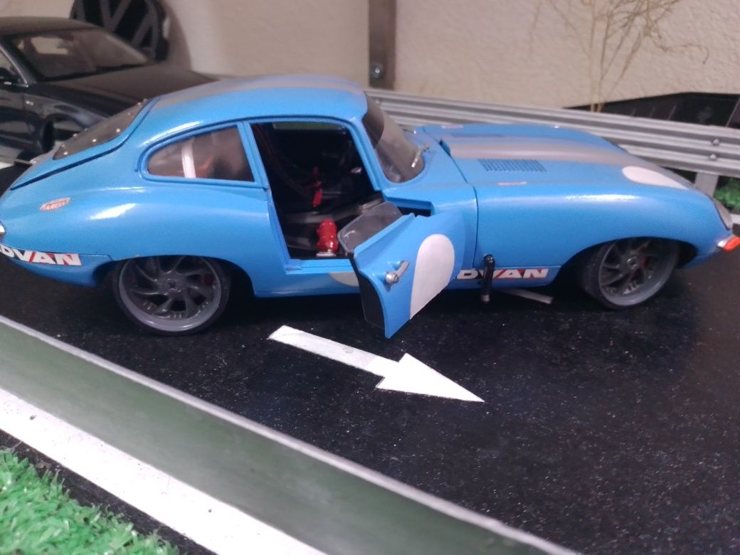 Miniatura 1/18 jaguar E