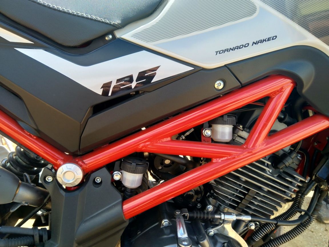 Benelli tornado TNT Naked 125