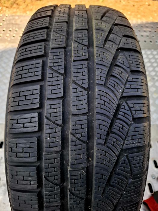 225/55R17 Opony zimowe * Pirelli * 7.5 mm bieżnika ** 010K