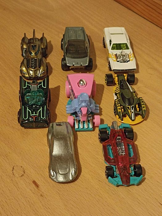 Oito Hot Wheels (Mattel)