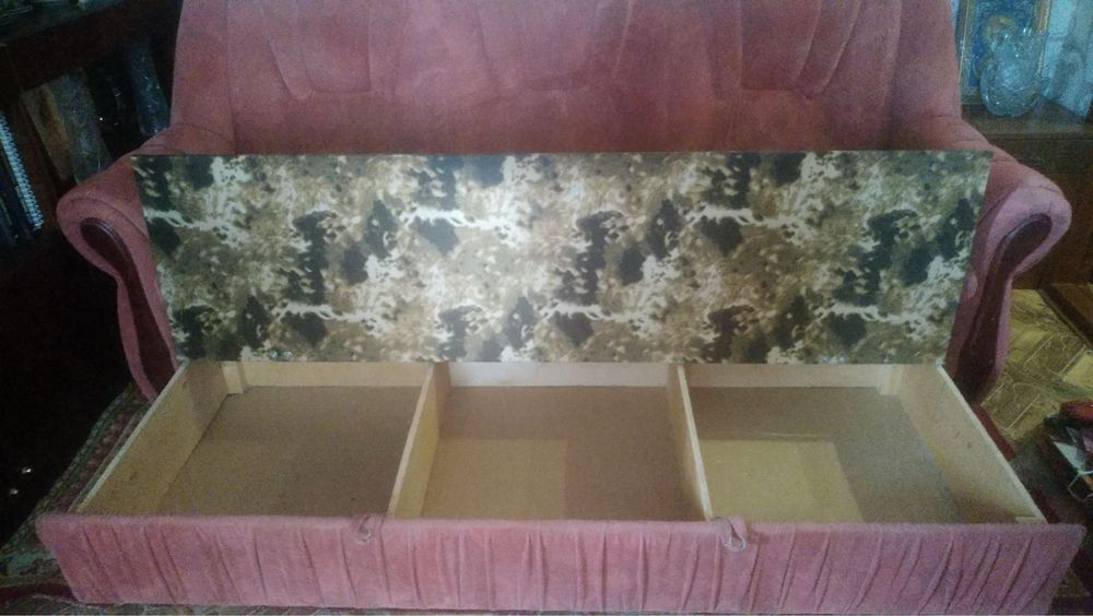 Продам диван в хорошем состоянии