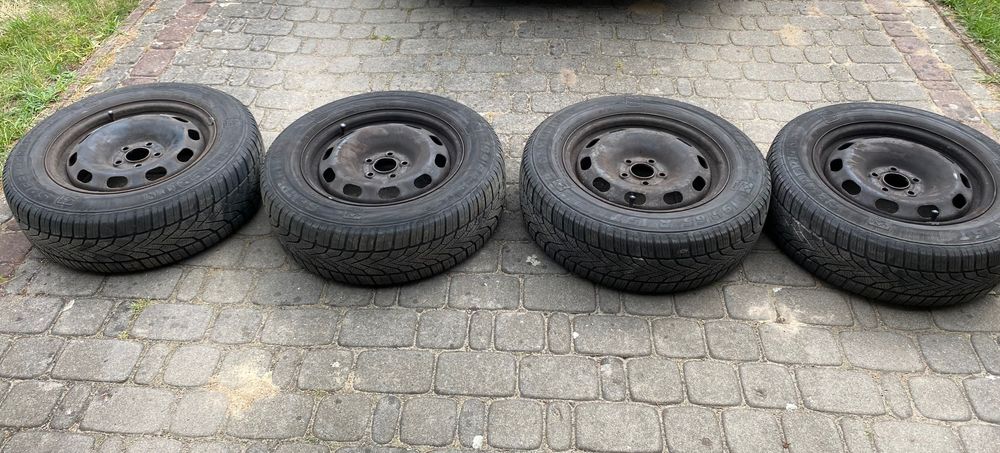 Opony zimowe z felgami 195/65/15 Semperit