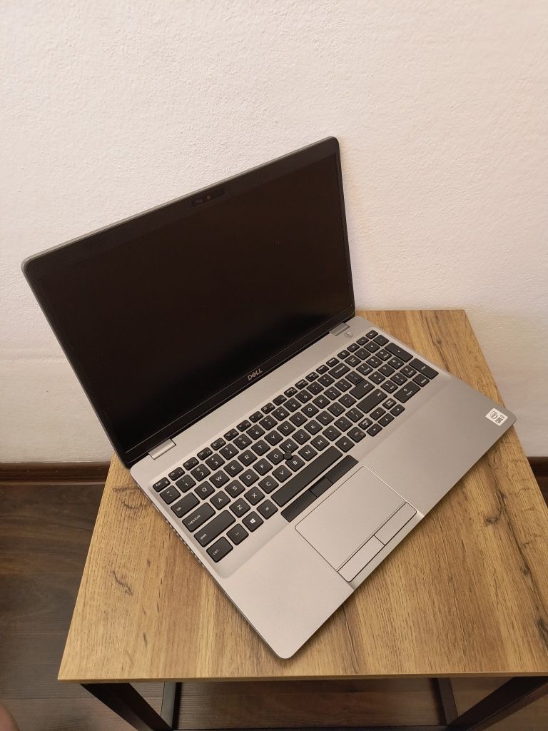 Laptop do pracy, nauki i grania Dell Latitude 5511 i7 32GB 512 Nvidia