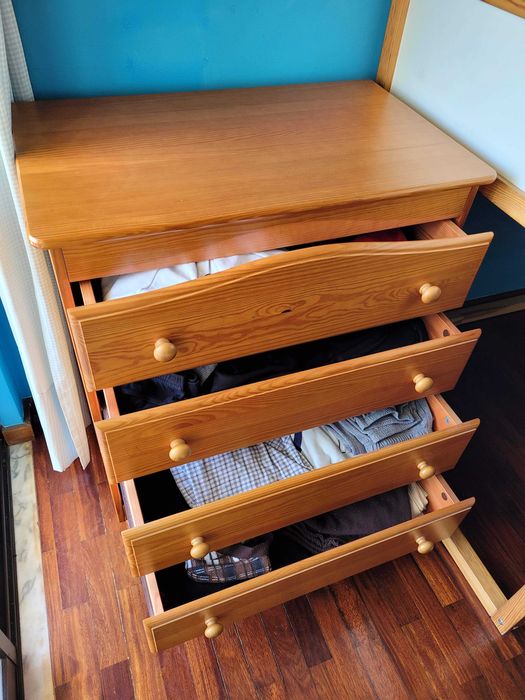 Cómoda com 4 gavetas para quarto Criança/jovem ou adulto