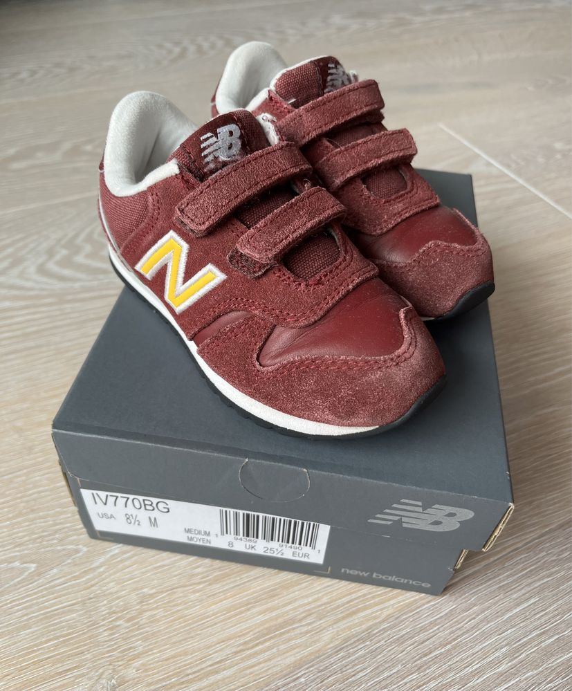 Buty dziecięce New Balance rozmiar 25,5