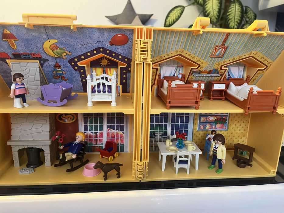 Playmobil domek + zamek z dodatkowymi figurkami