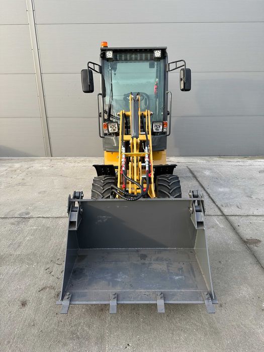 NOWA Ładowarka Interbauer MINIŁADOWARKA udź.1000kg Kubota 25KM LEASING