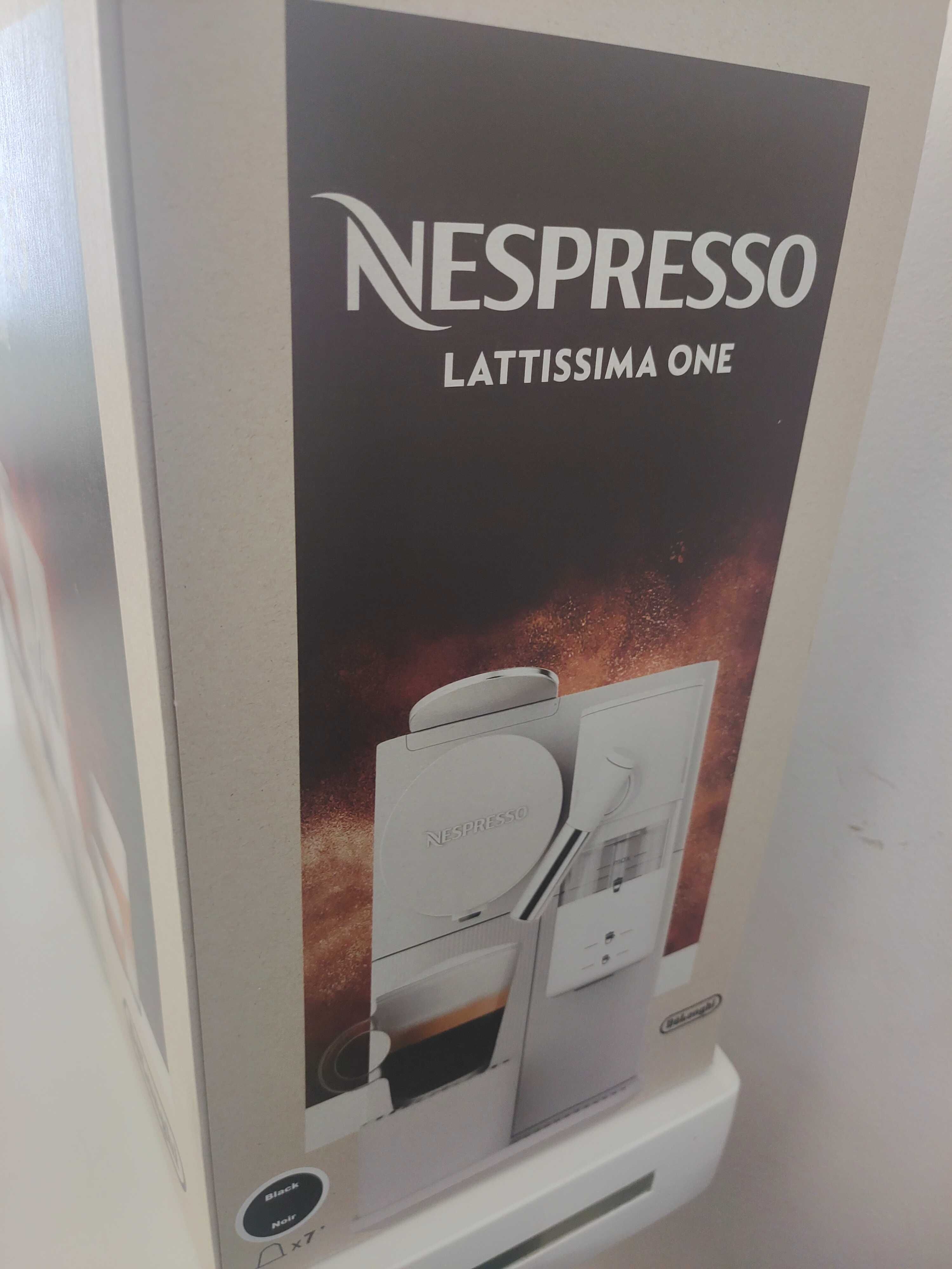 Ekspres De'longhi Nespresso lattissima one EN510.B