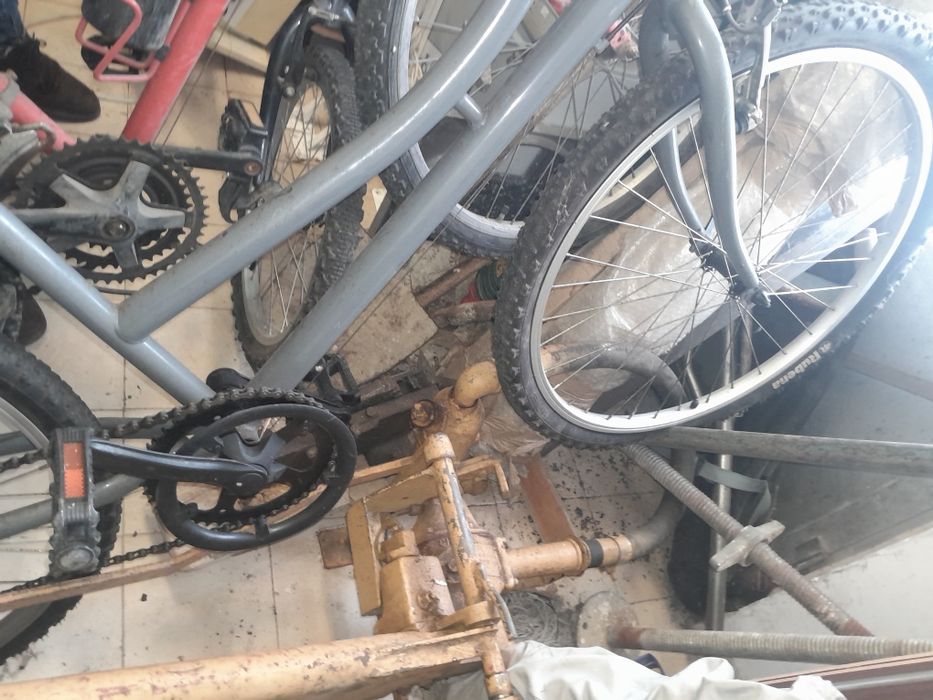 Bicicleta cinzenta 30€