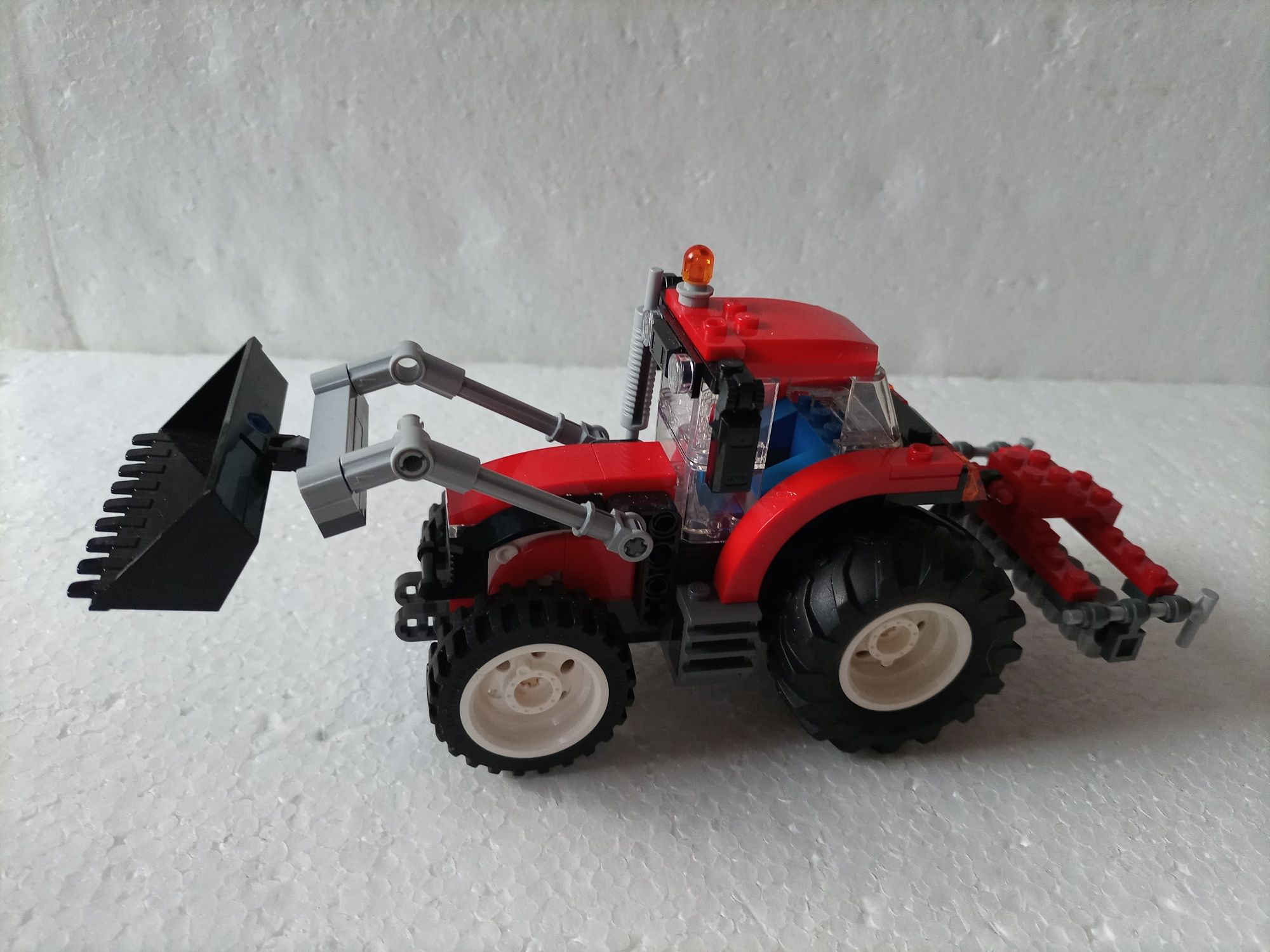 Klocki LEGO traktor farma maszyny rolnicze