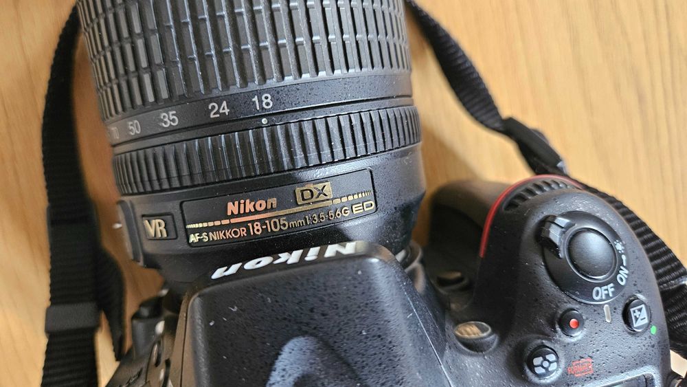 Lustrzanka Nikon D7100 z obiektywem