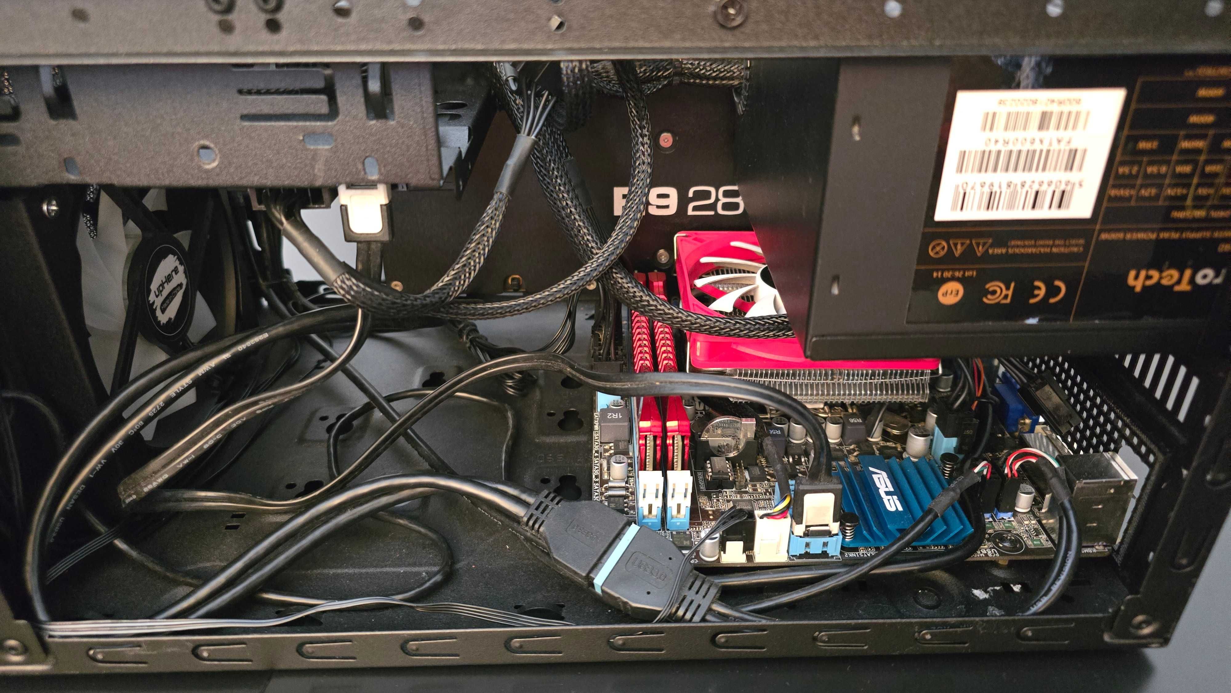 Desktop PC Mini ITX Xeon E3 + R9 280X