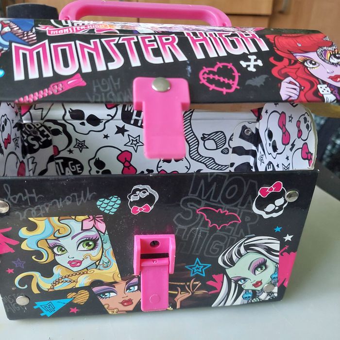Kuferek na drobiazgi Monster High.