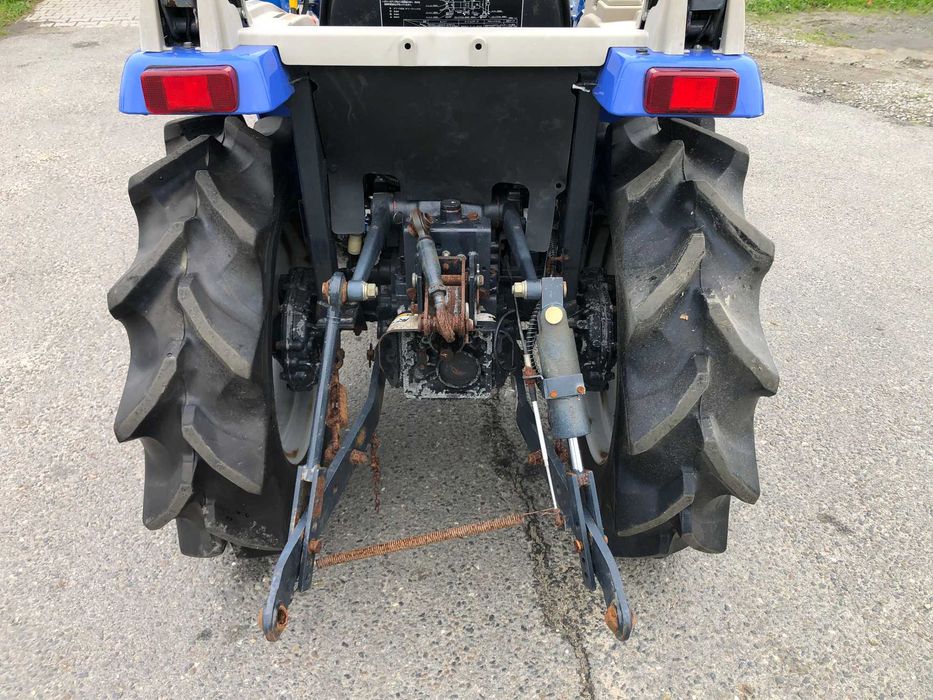 Traktorek Iseki TH213 z ładowaczem 21KM 4x4 wspomaganie 2009