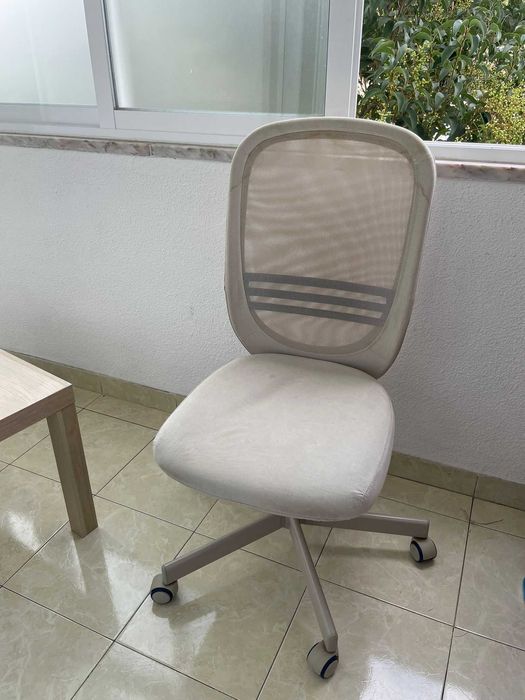 IKEA FLINTAN
Cadeira giratória, bege