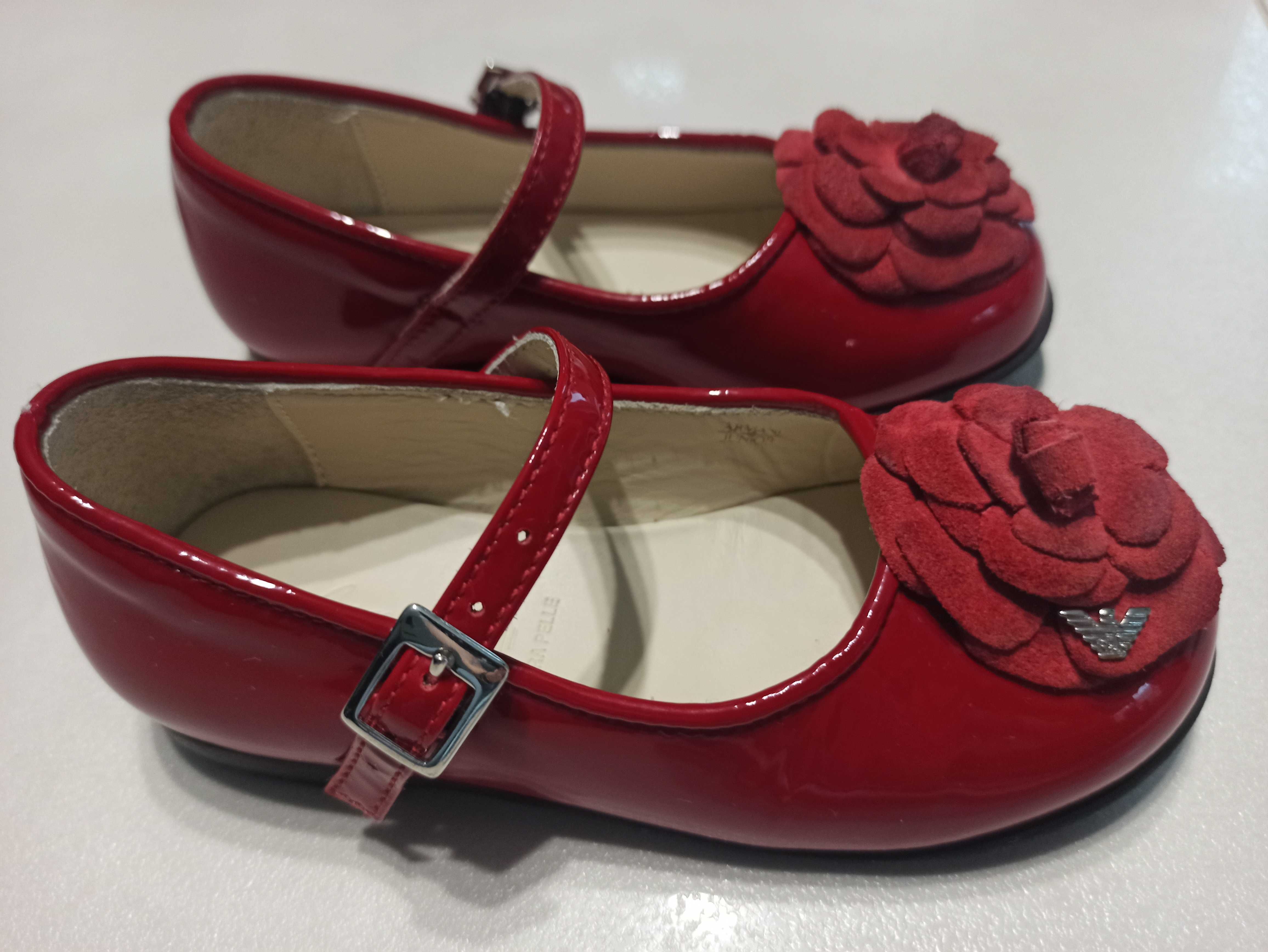 Lakierki Armani czerwone rozmiar 25