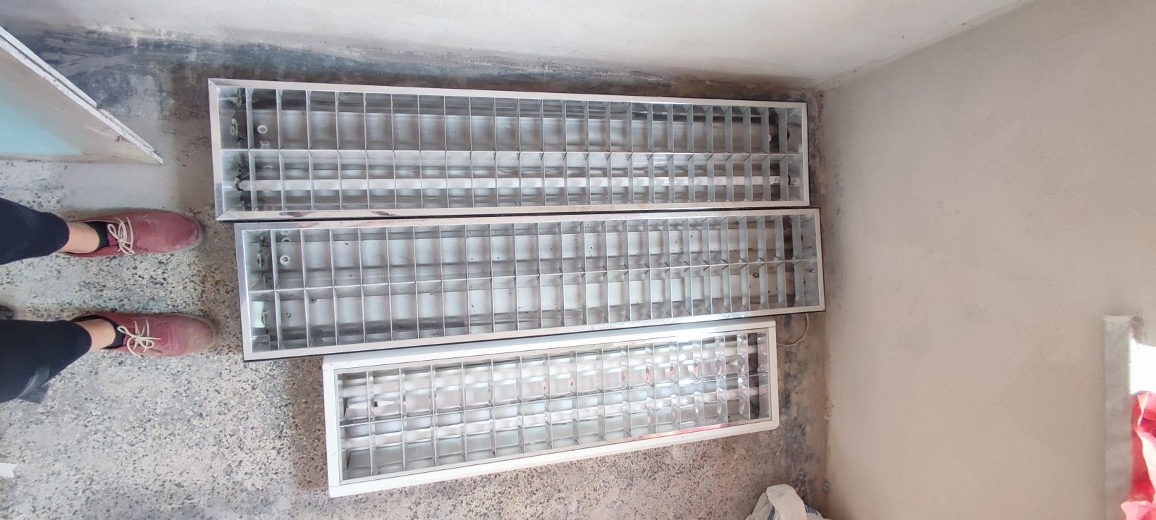 3 lampy jarzeniowe sufitowe ścienne