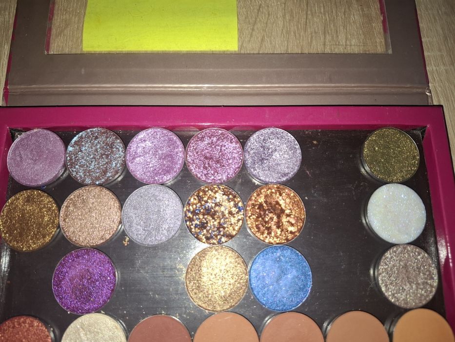 Zestaw cieni Glamshop 17 szt.